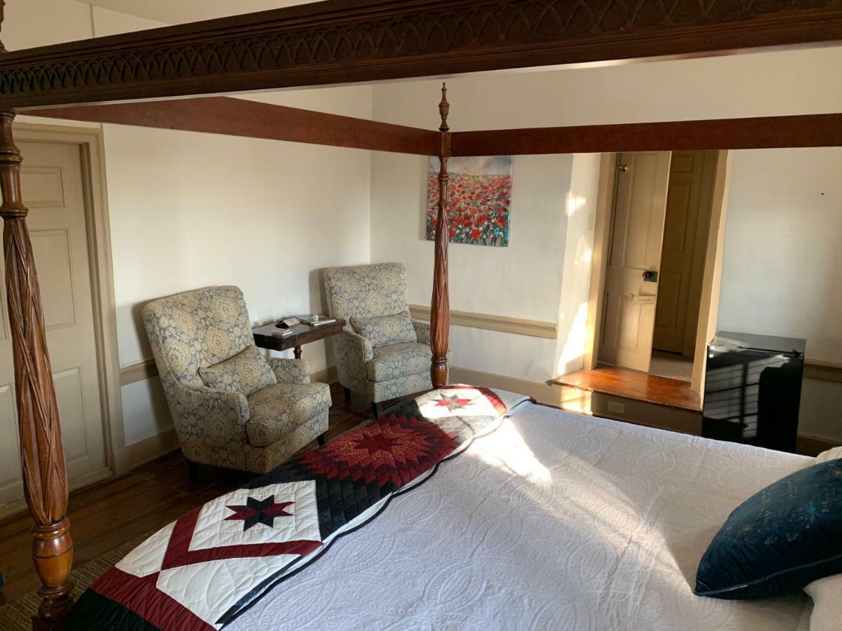 The Avenue And Gallery Bed and breakfast 3*